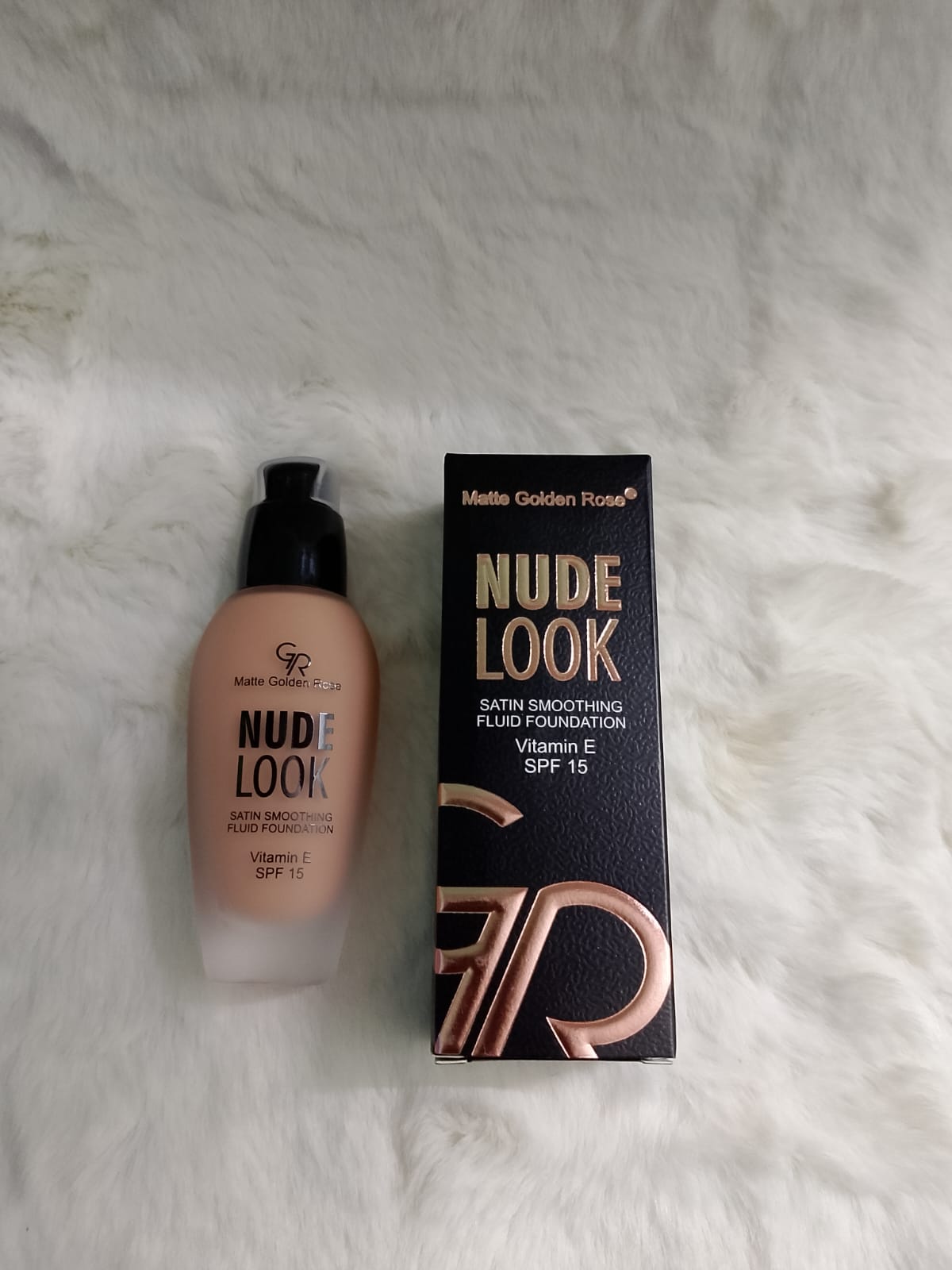 NUDE LOOK Satin Smoothing Fluid Foundation – Lightweight, Hydrating & Long-Lasting Formula with Vitamin E & SPF 15 for Flawless, Radiant Skin."