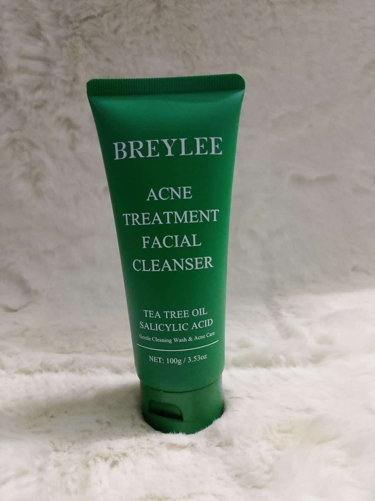 Breylee ClearSkin Salicylic Acid Acne Face Wash – Deep Cleansing, Acne Control, and Oil-Free Formula for Clear & Radiant Skin. Infused with 2% Salicylic Acid, Tea Tree & Aloe Vera for Pore Cleansing & Breakout Prevention. Perfect for Oily & Acne-Prone Skin."