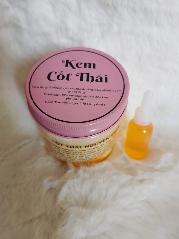 Kem Cốt Thái Skin Whitening Cream – Brightens and Evens Skin Tone, Reduces Yellowish Undertones, Dark Spots, and Promotes Radiant Complexion.